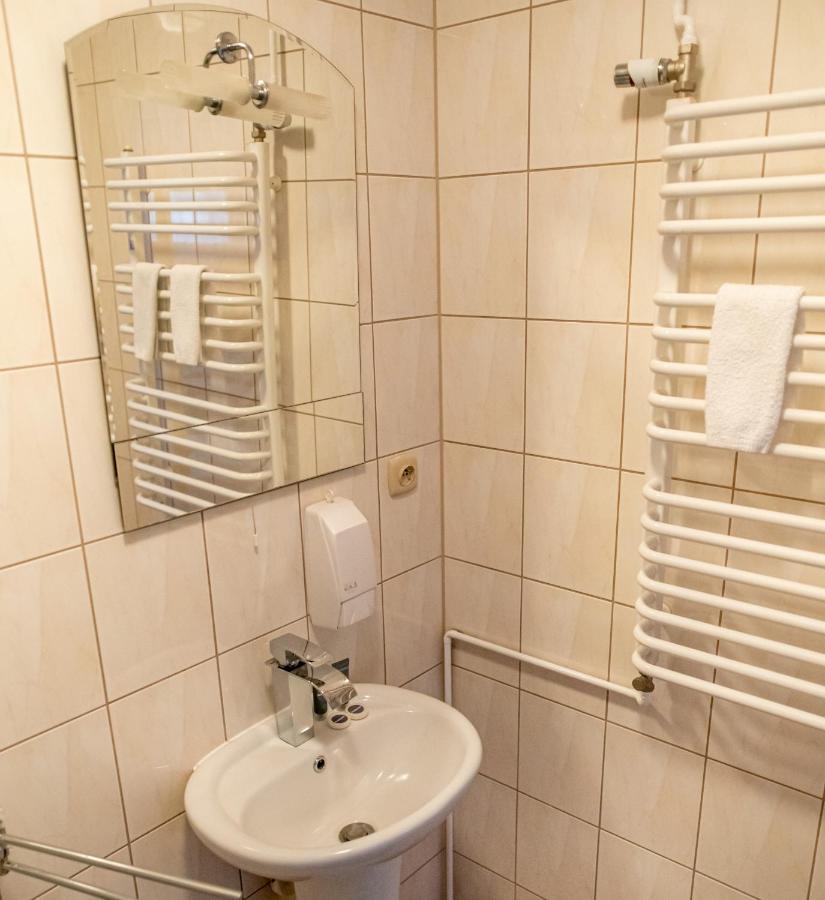 Babilon Krzeszow Aparthotel Krzeszow  ภายนอก รูปภาพ